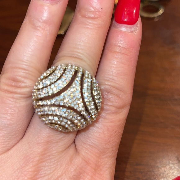 Round Rhinestone With Gold band Ring nwot - Picture 2 of 6